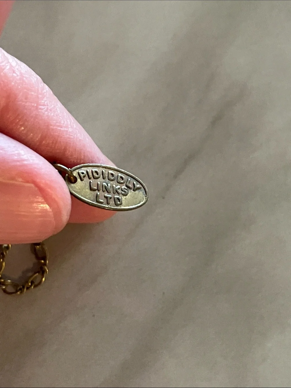Vintage Piddiddly Links Ltd Floral Oval Photo Locket Necklace Gold Tone Romantic - Picture 4 of 7